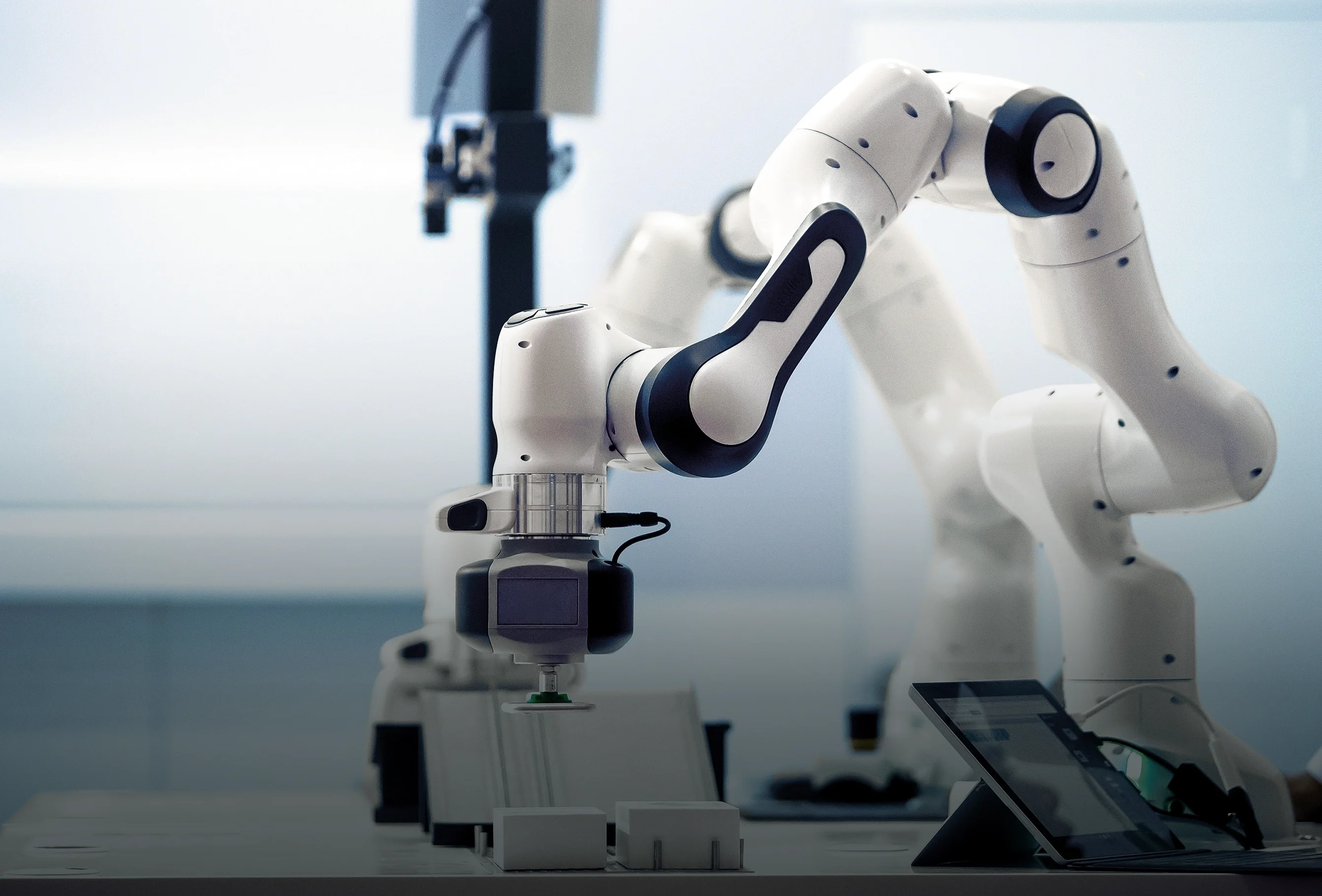 协作机器人制造需要高强度防松螺钉等紧固件