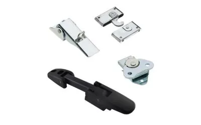 不同类型的Southco拉扣在白色背景上,包括一个黑色塑料拉扣和金属拉扣。